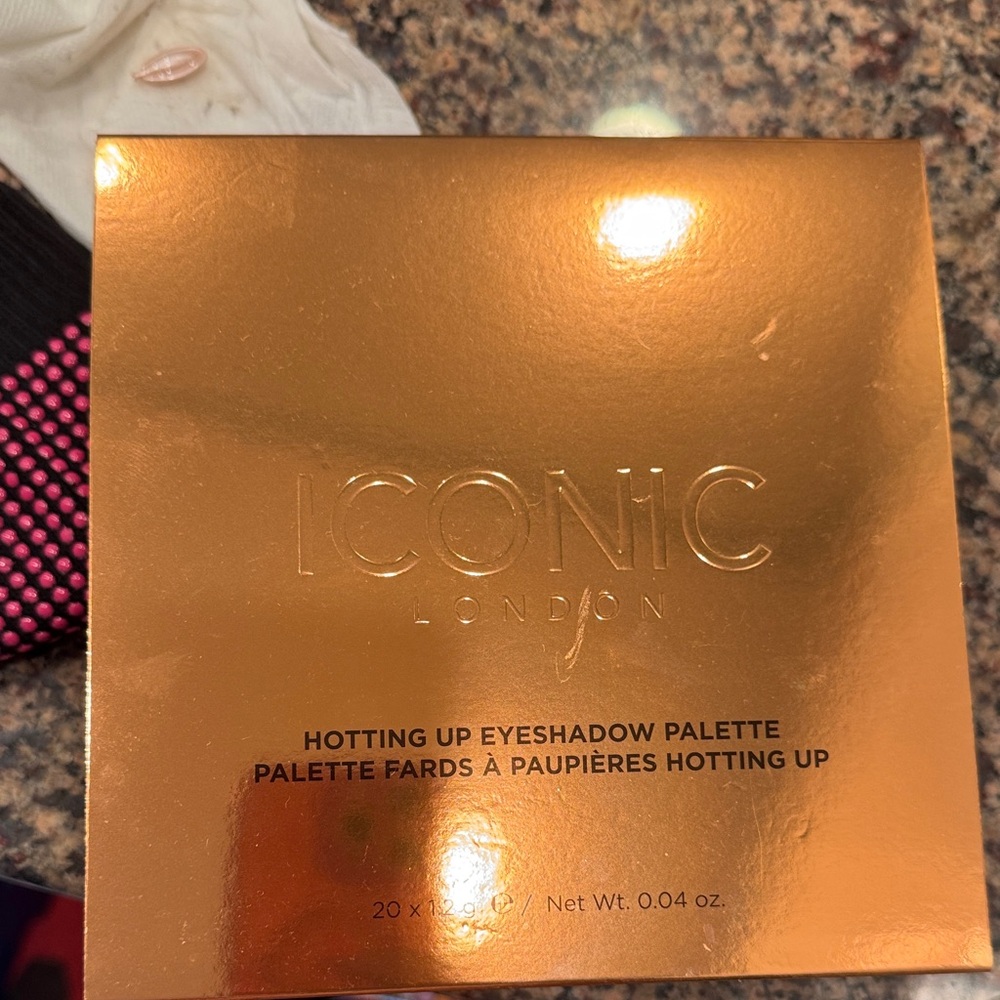 ICONIC London Hotting Up Gold Eyeshadow Palette